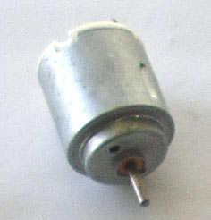 M140 : Moteur 4,5V